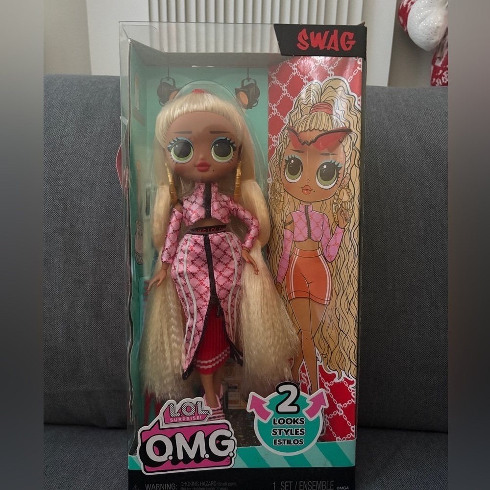 L.O.L. Surprise! O.M.G. Swag Doll with Blonde Hair and Pink Outfit